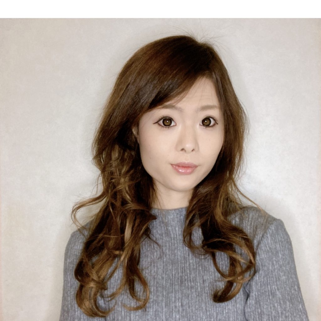 スタイリストの顔写真
